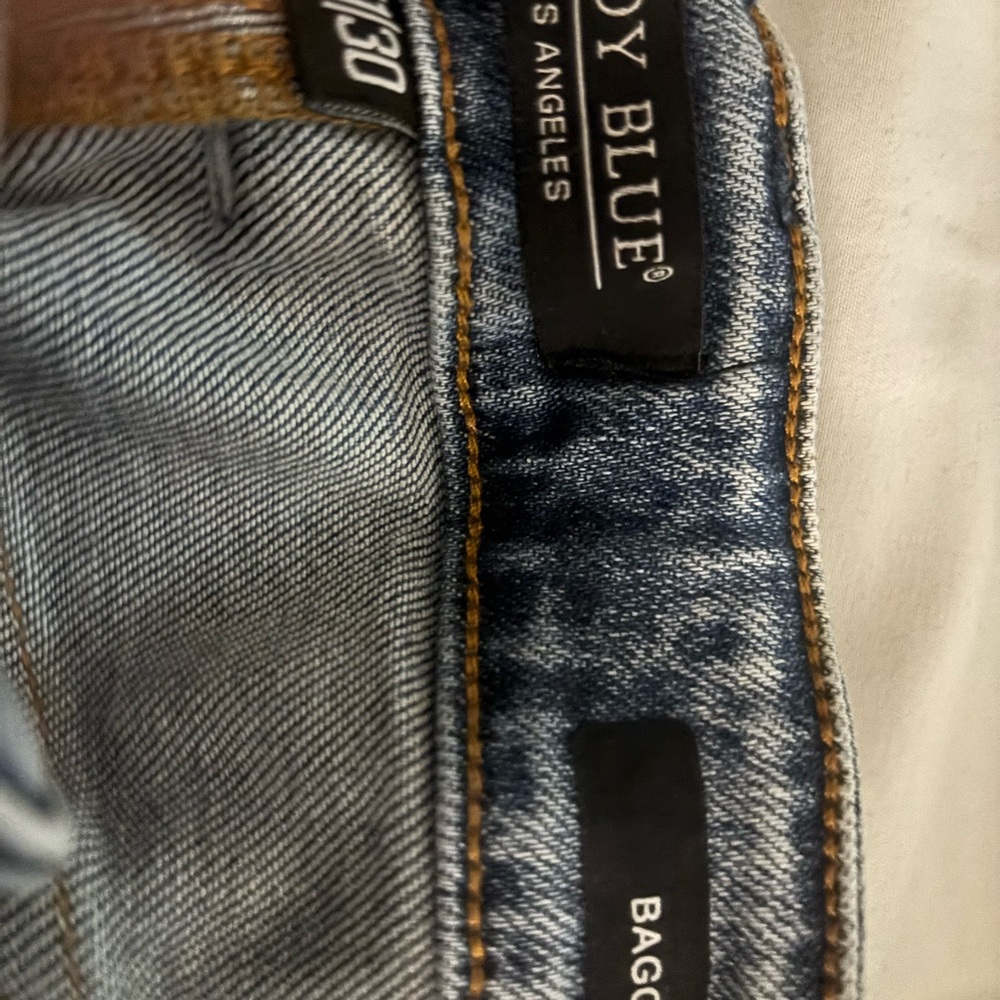 Judy Blue Baggy fit jeans 👖 
Like new, work once, too big 
Size 11/30 - Picture 3 of 3